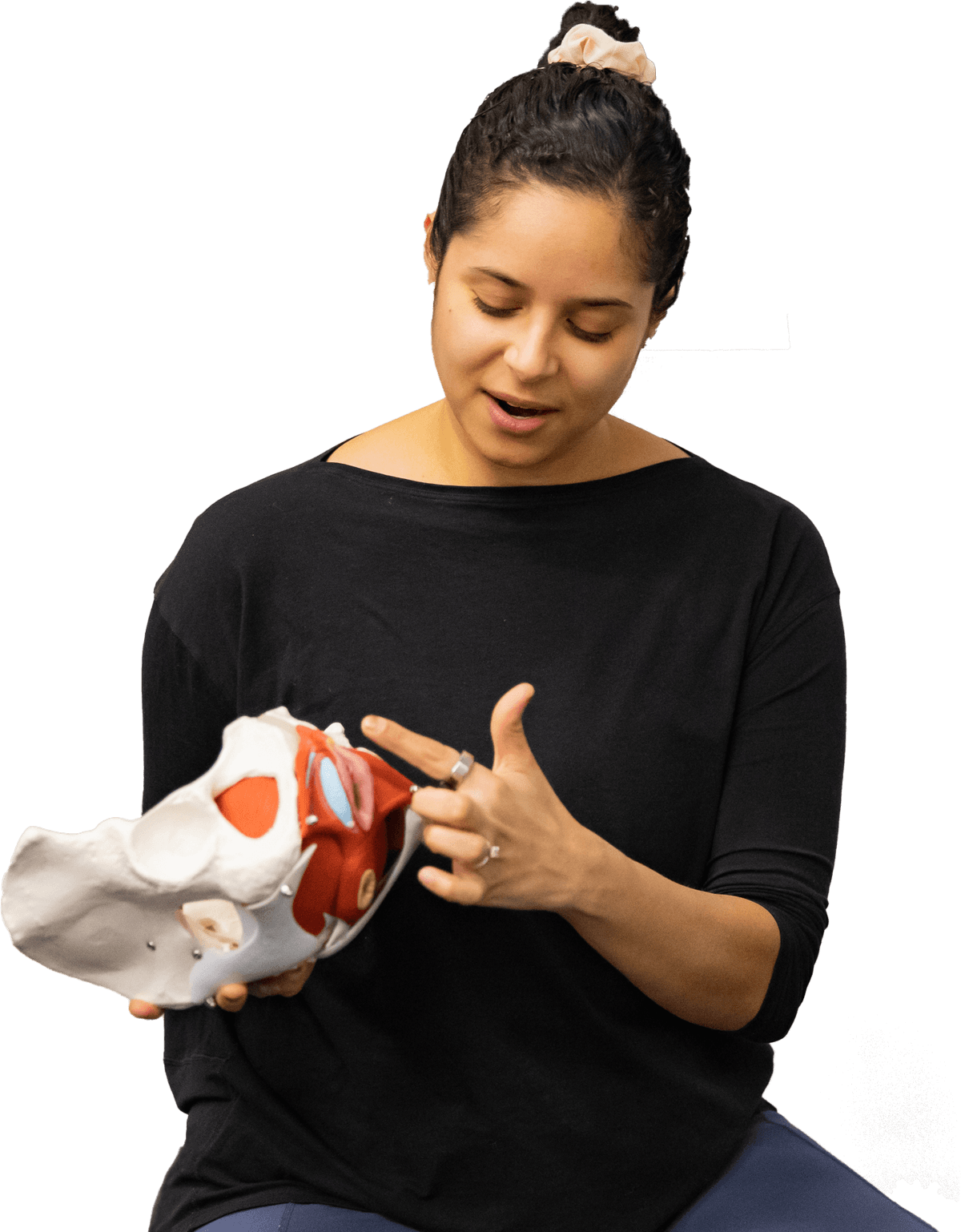 Elysha, a physiotherapist in Mississauga is showing a patient a 3D model